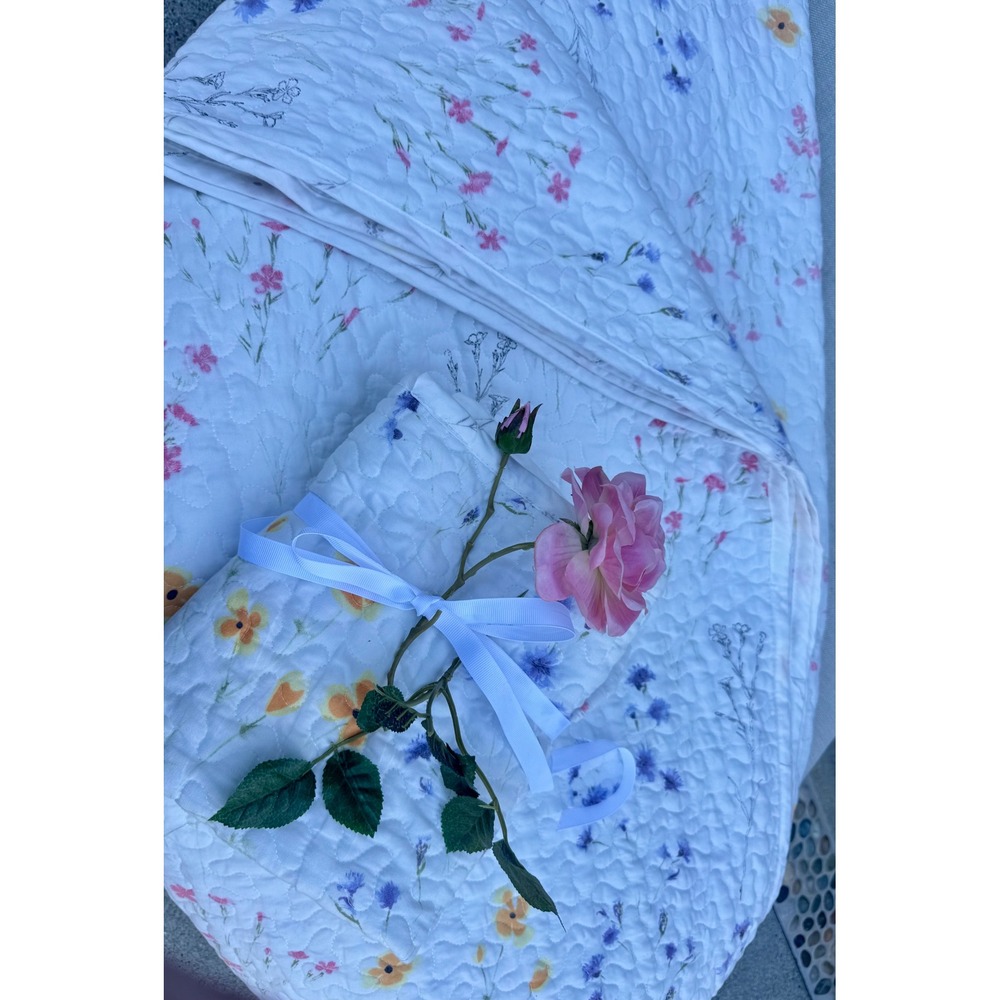 Vintage Floral Quilt Set Queen White Blue Pink Wildflower 3pc w/ 2 Shams